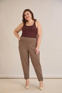 Pantaloni marimi mari elastici si eleganti cu nasturi la mansete - nurcă