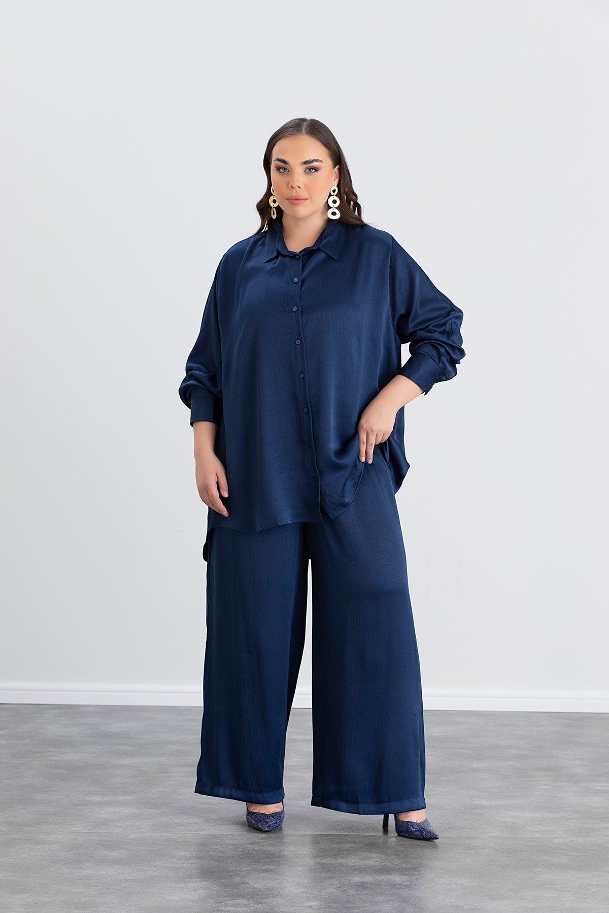 Compleuri din satin camasa si pantalon
