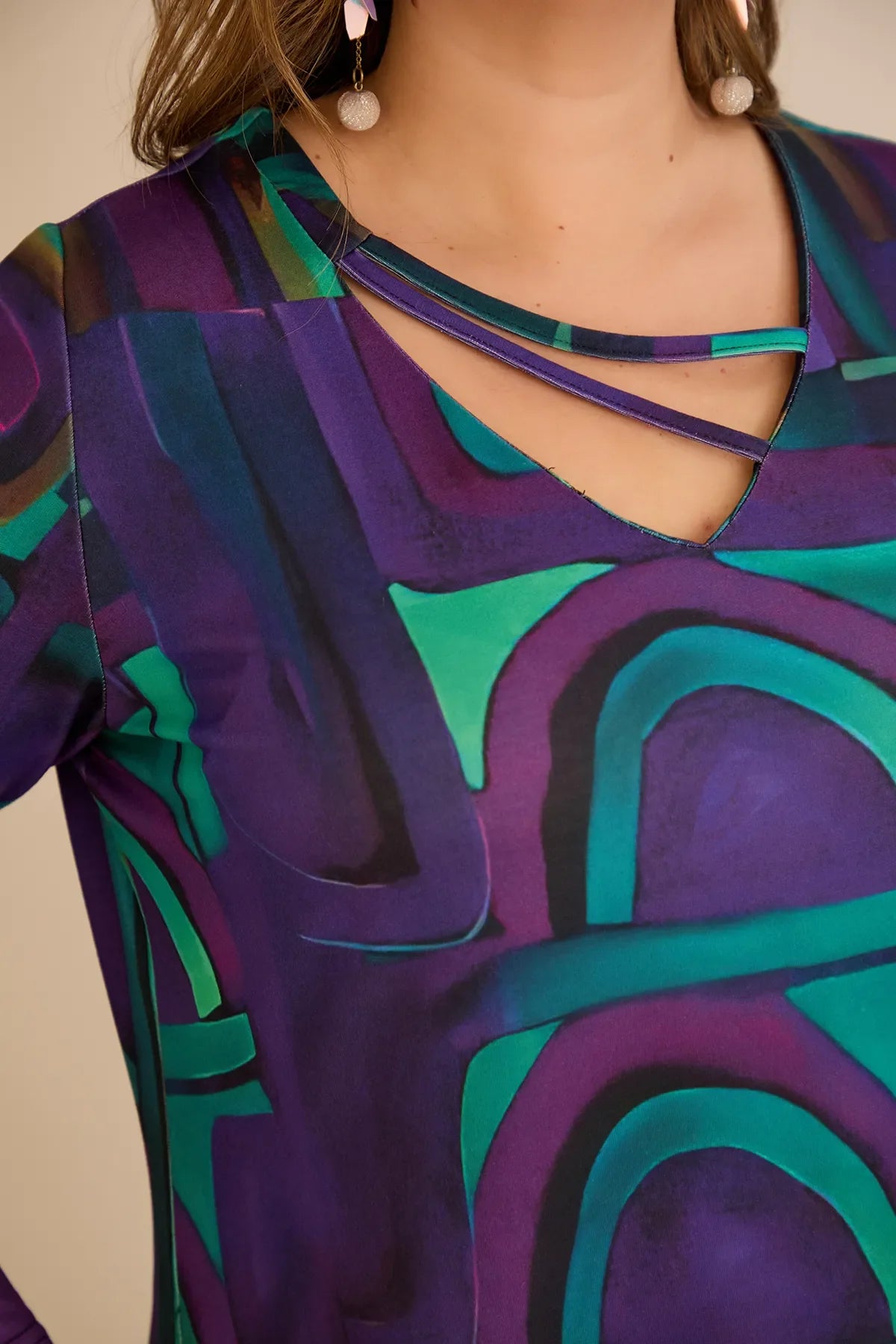 Rochie mărime mare croială linie A cu decolteu original