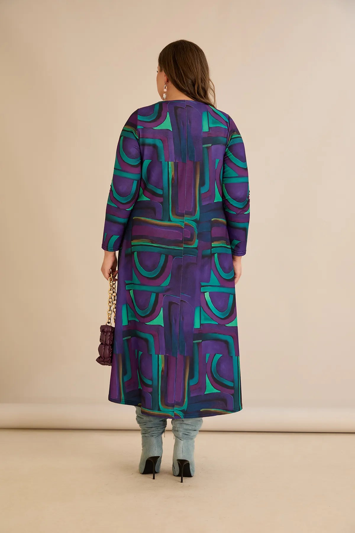 Rochie mărime mare croială linie A cu decolteu original