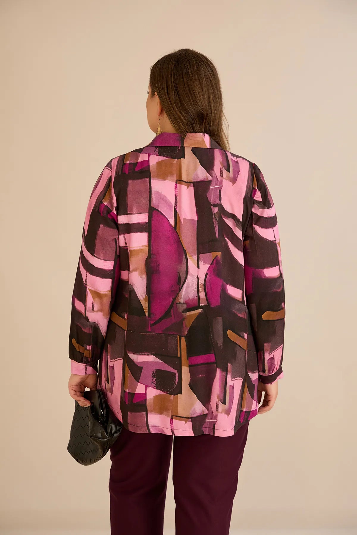 Tunică tip cămașă mărime mare cu broșă – roz