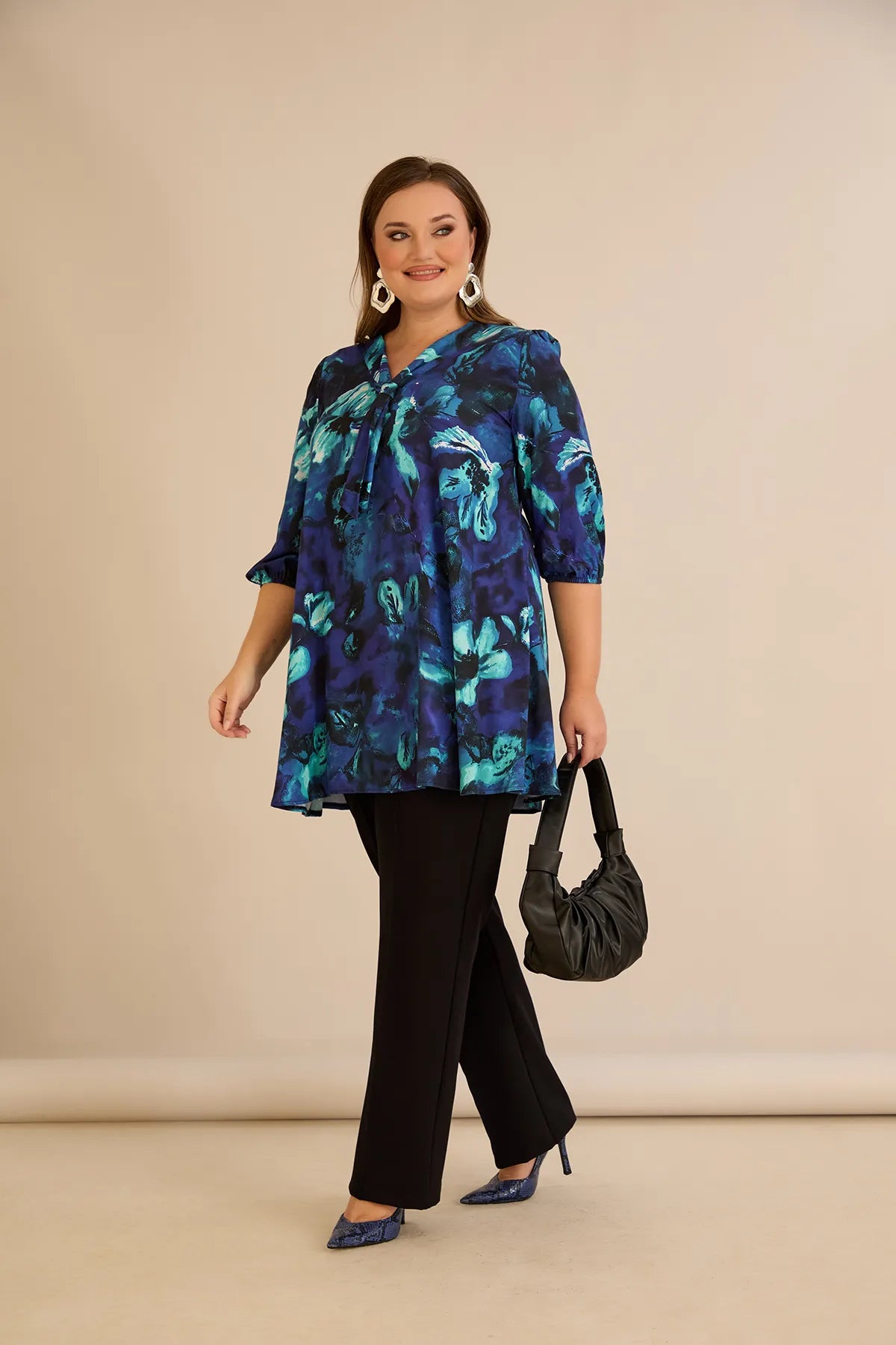 Tunică mărime mare în linie A cu imprimeu de autor