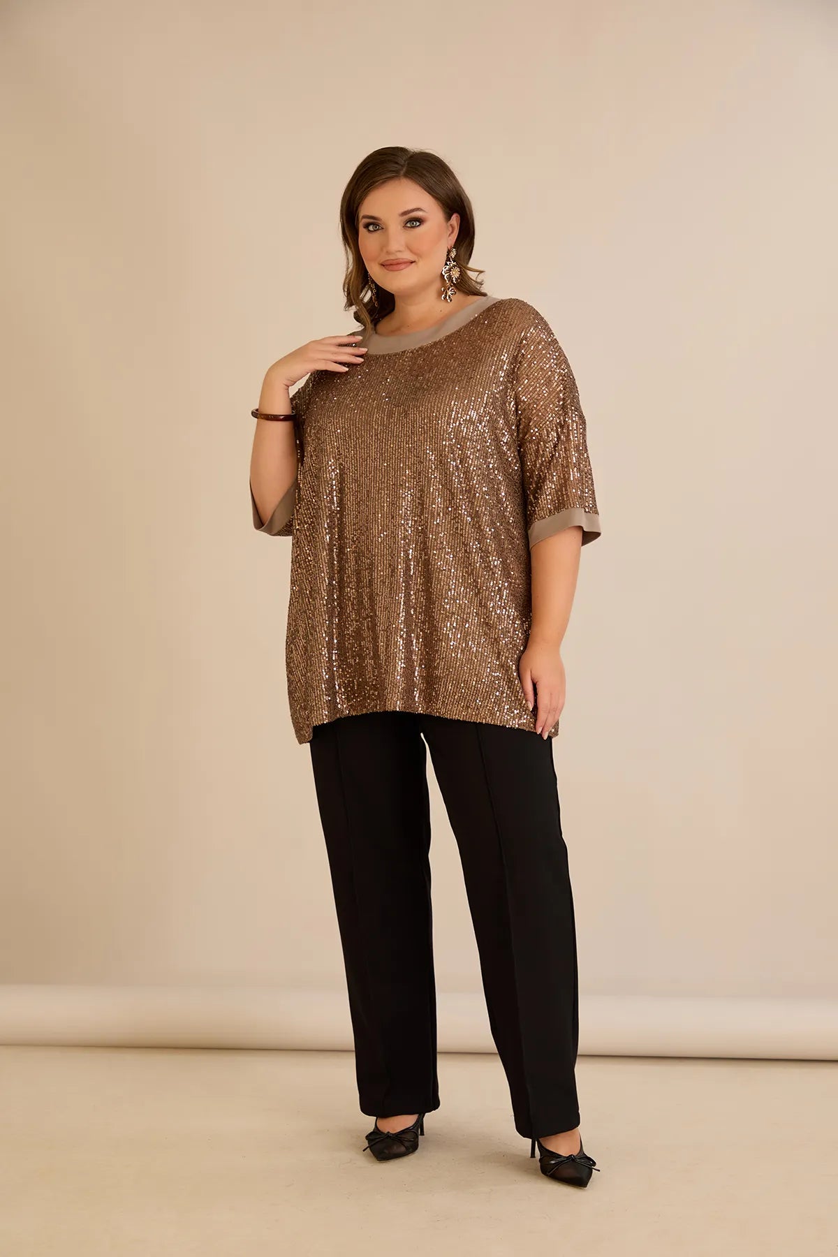 Bluză lejeră mărime mare cu mâneci raglan din paiete – Golden Night