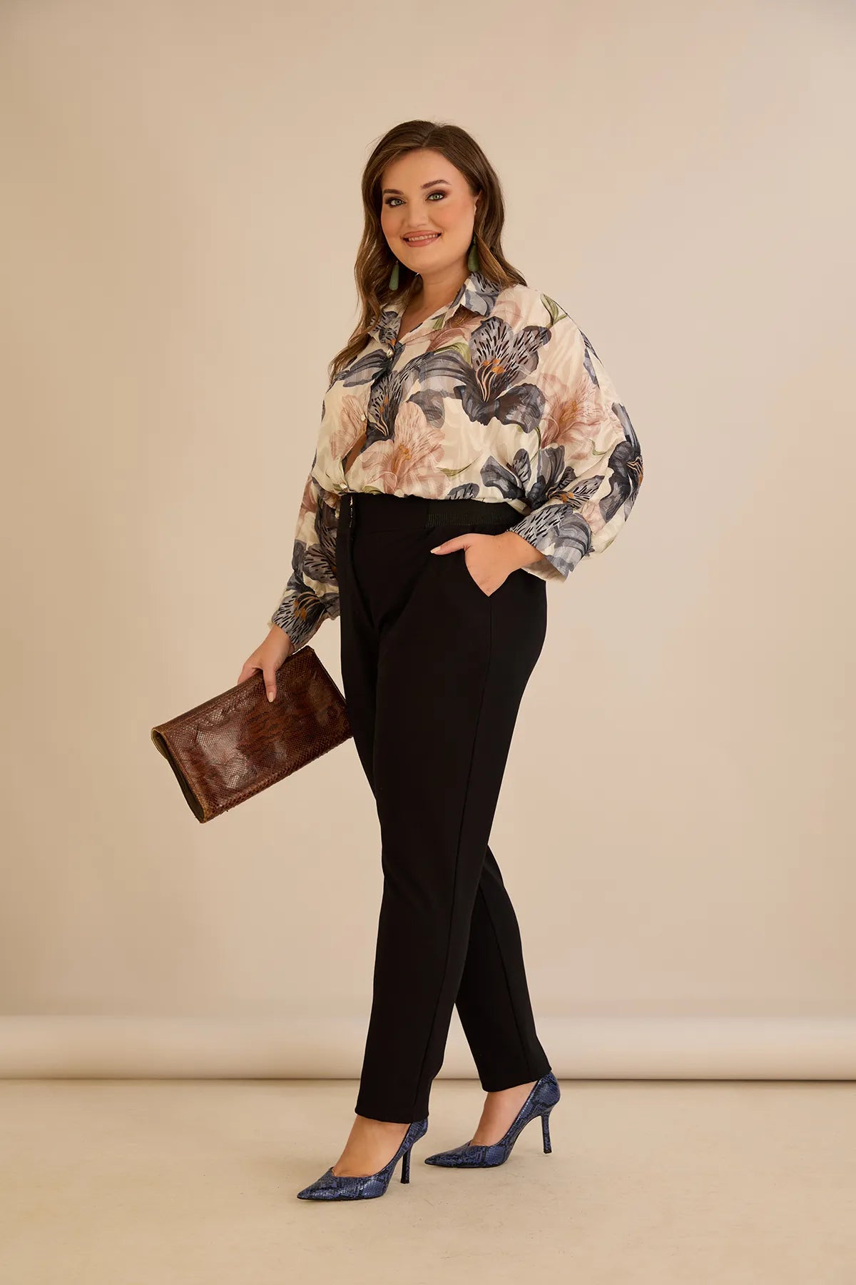 Pantalon mărime mare din bumbac cu croială clasică – negru