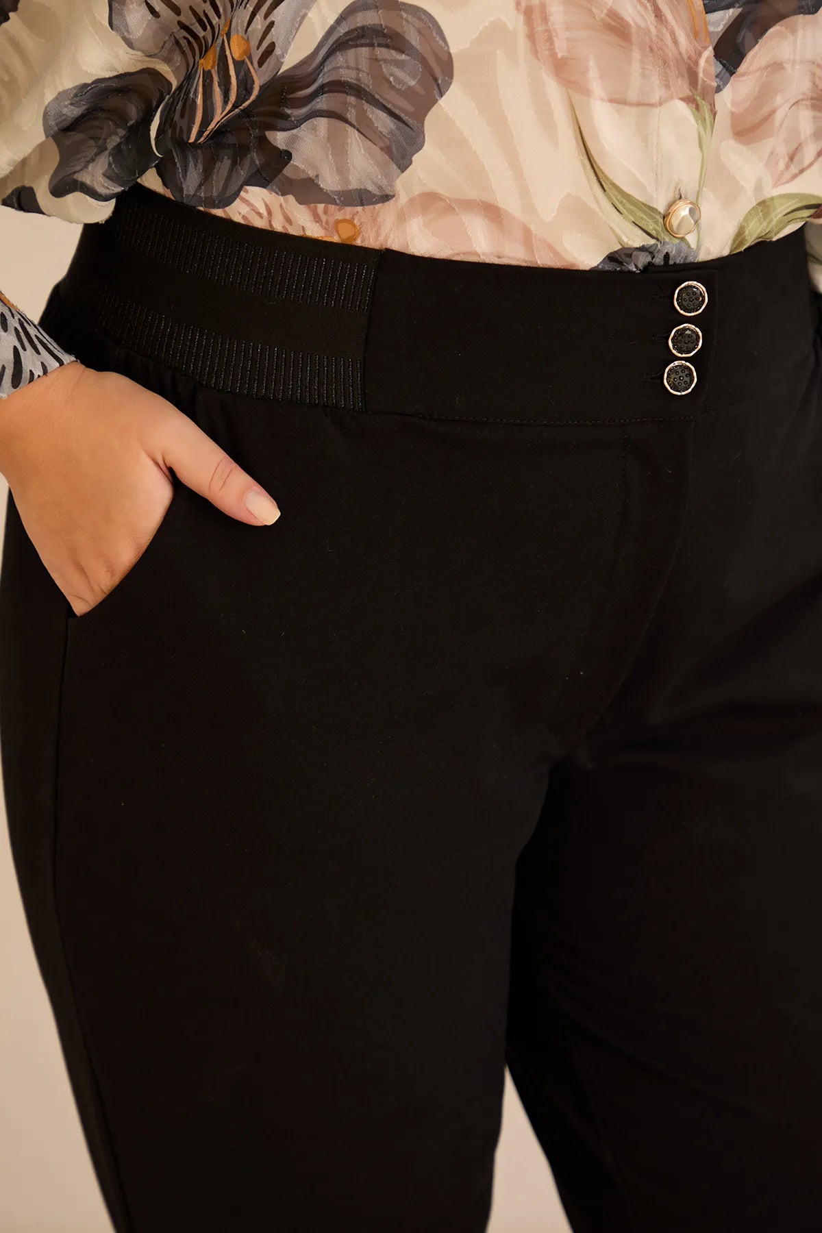 Pantalon mărime mare din bumbac cu croială clasică – negru