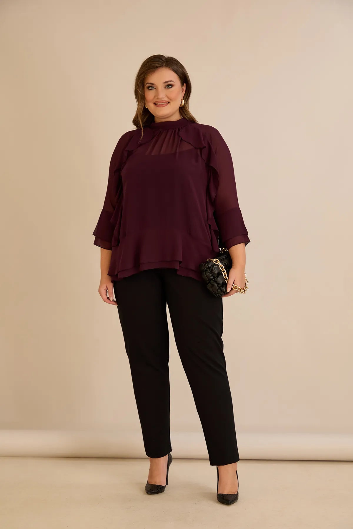 Bluză elegantă mărime mare din șifon cu volane – burgundy