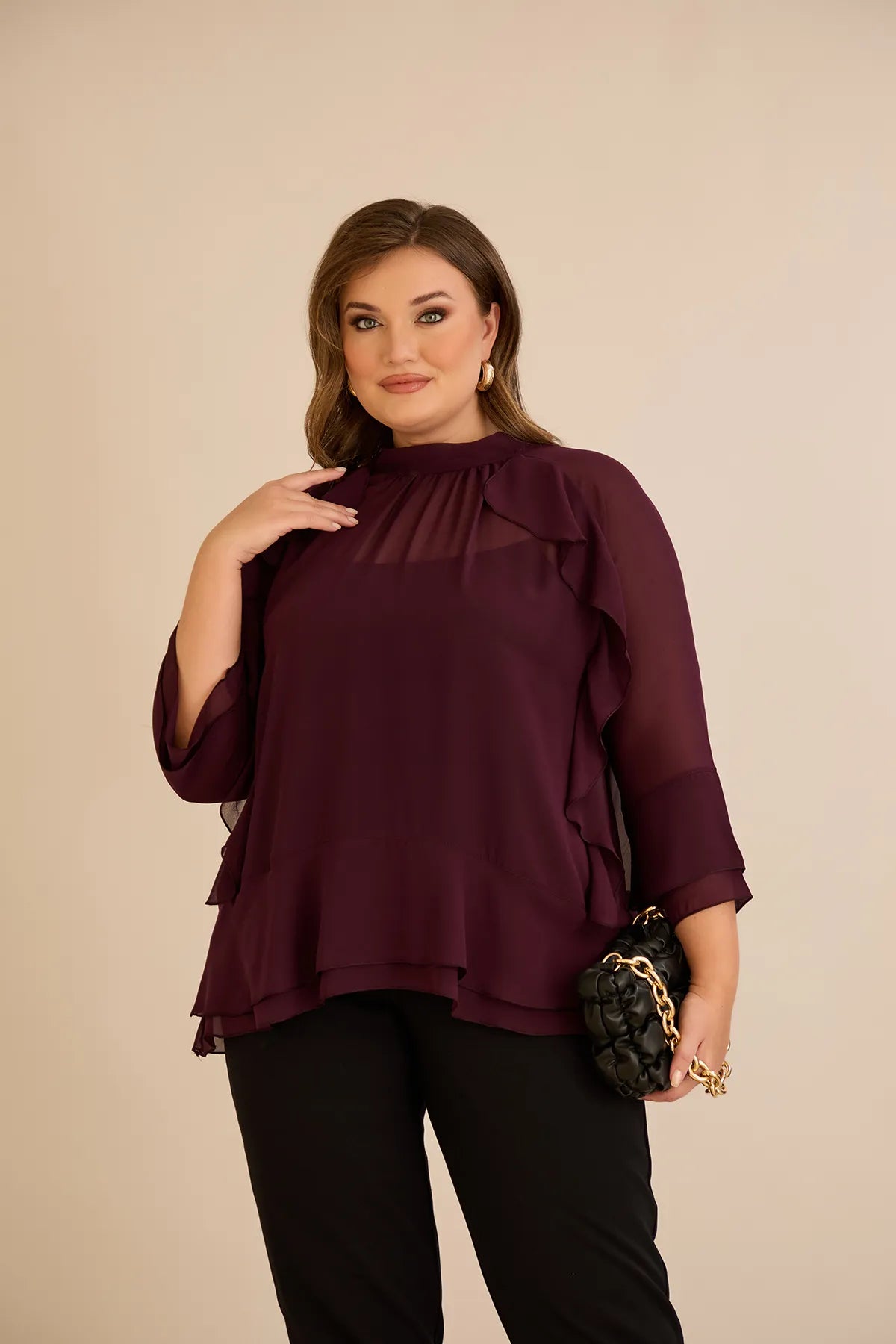Bluză elegantă mărime mare din șifon cu volane – burgundy