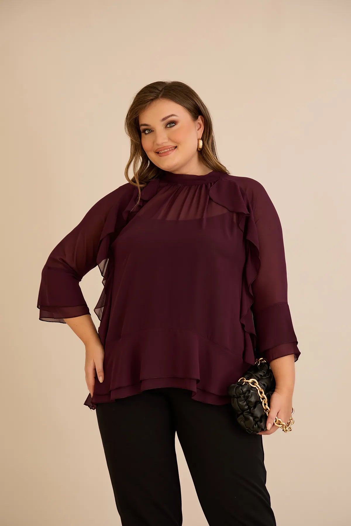 Bluză elegantă mărime mare din șifon cu volane – burgundy
