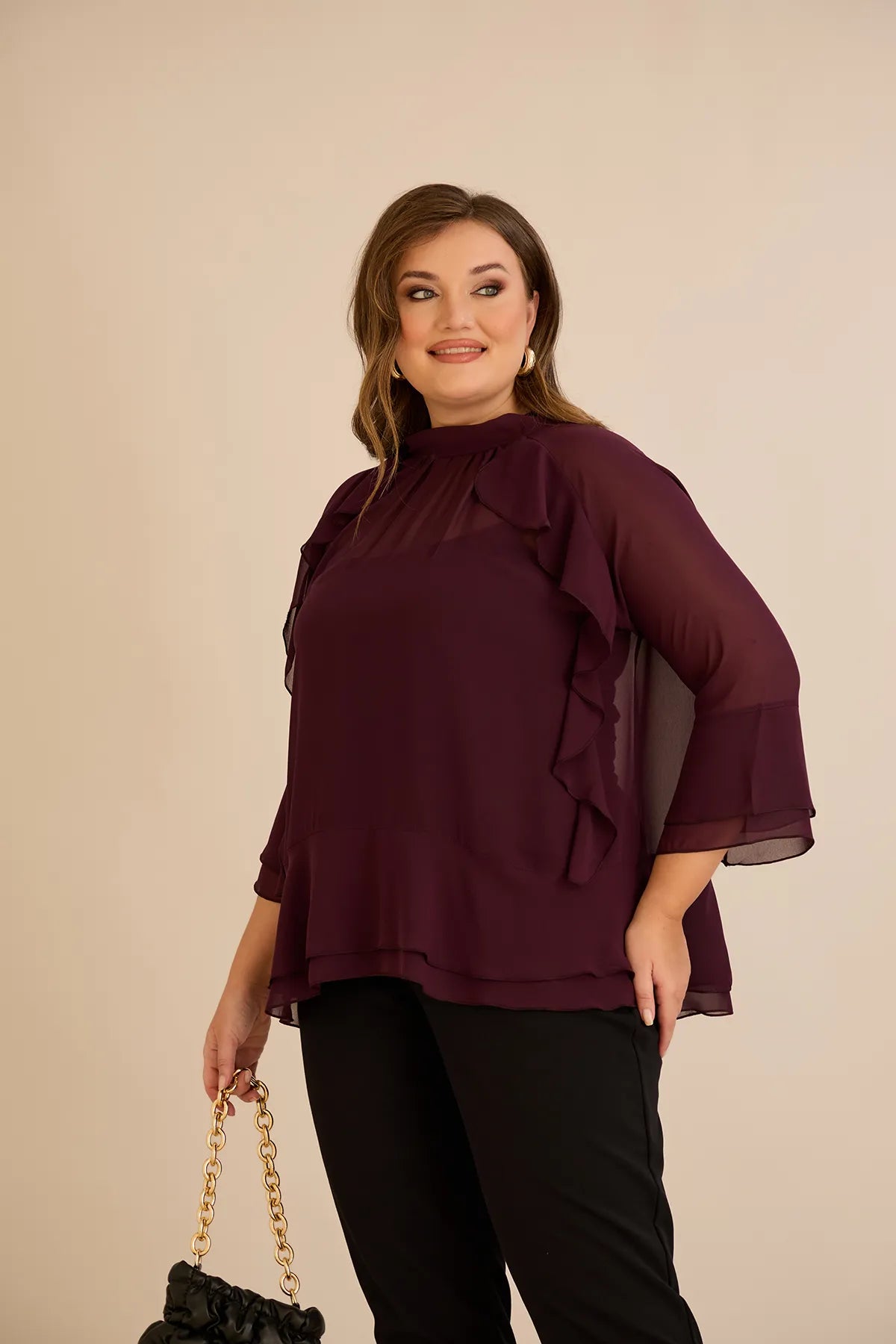 Bluză elegantă mărime mare din șifon cu volane – burgundy