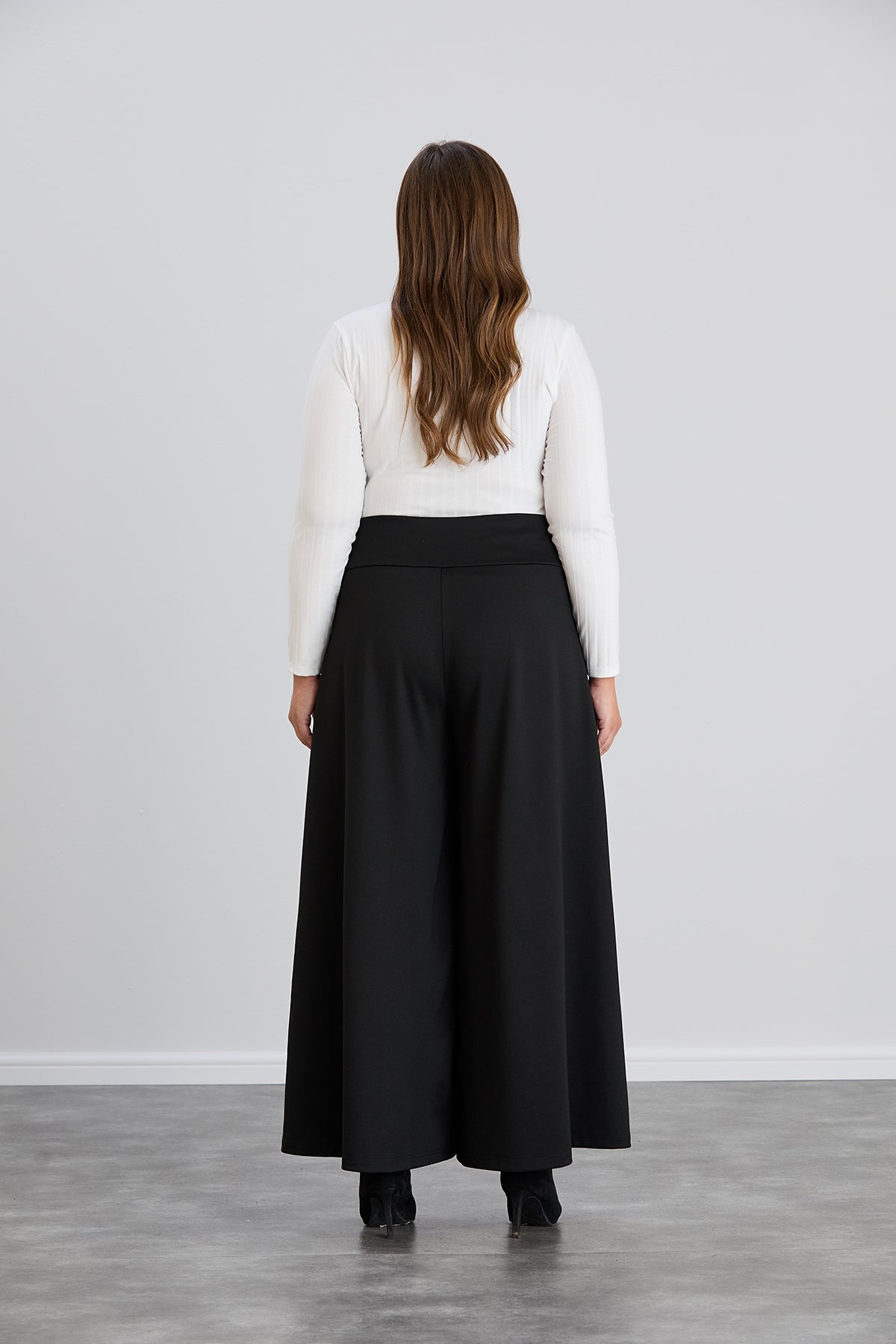 Fusta pantalon marime mare cu buzunare Sara - negru