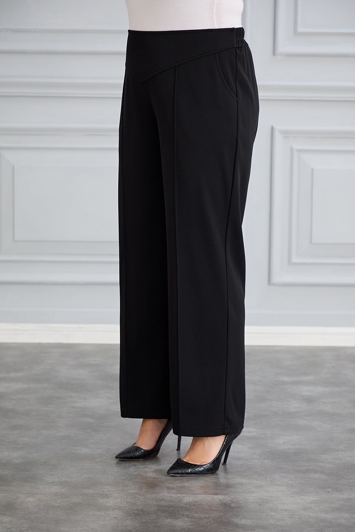 Pantalon marime mare cu croiala larga - negru