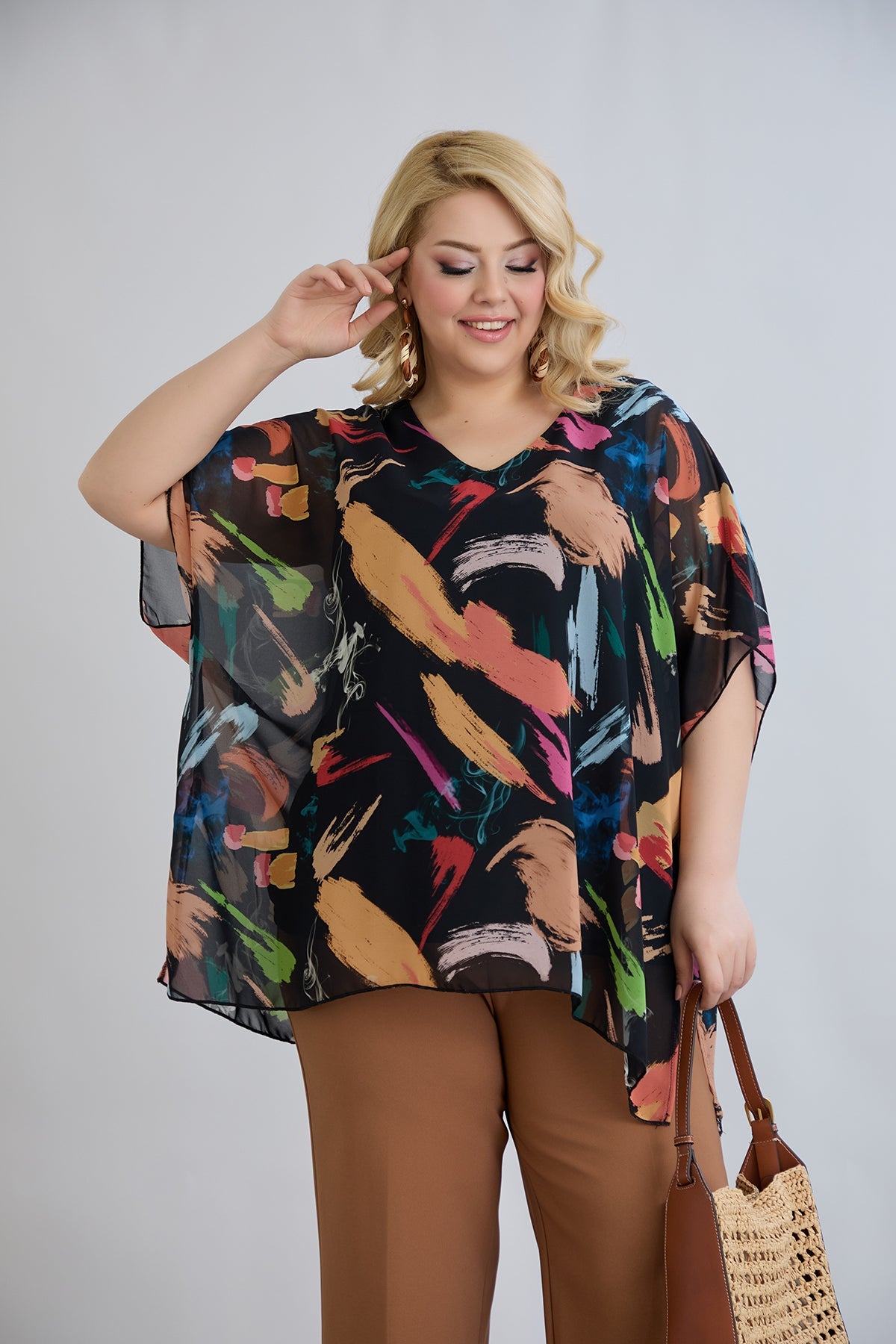 Bluza marime mare din sifon incantator cu captuseala din bumbac - negru