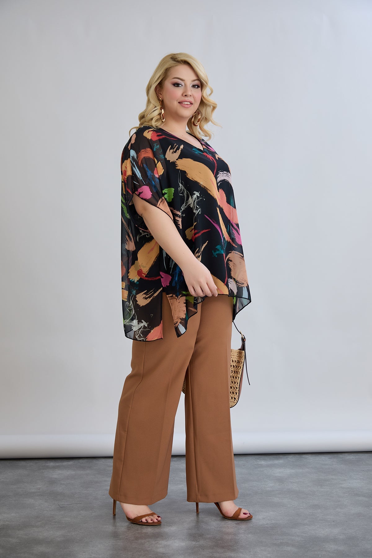Bluza marime mare din sifon incantator cu captuseala din bumbac - negru