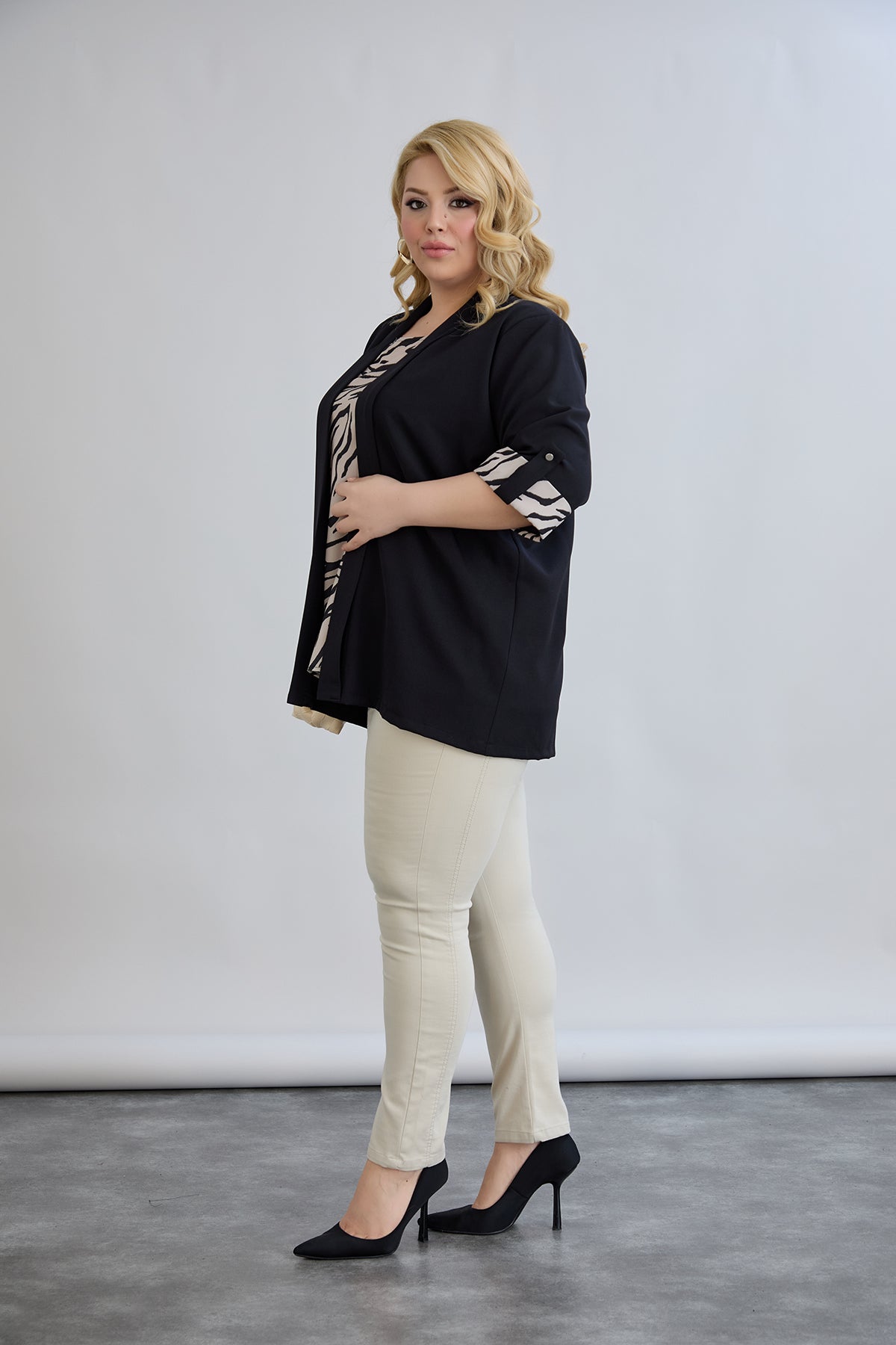 Set marime mare din 2 piese - bluza fara maneci si sacou