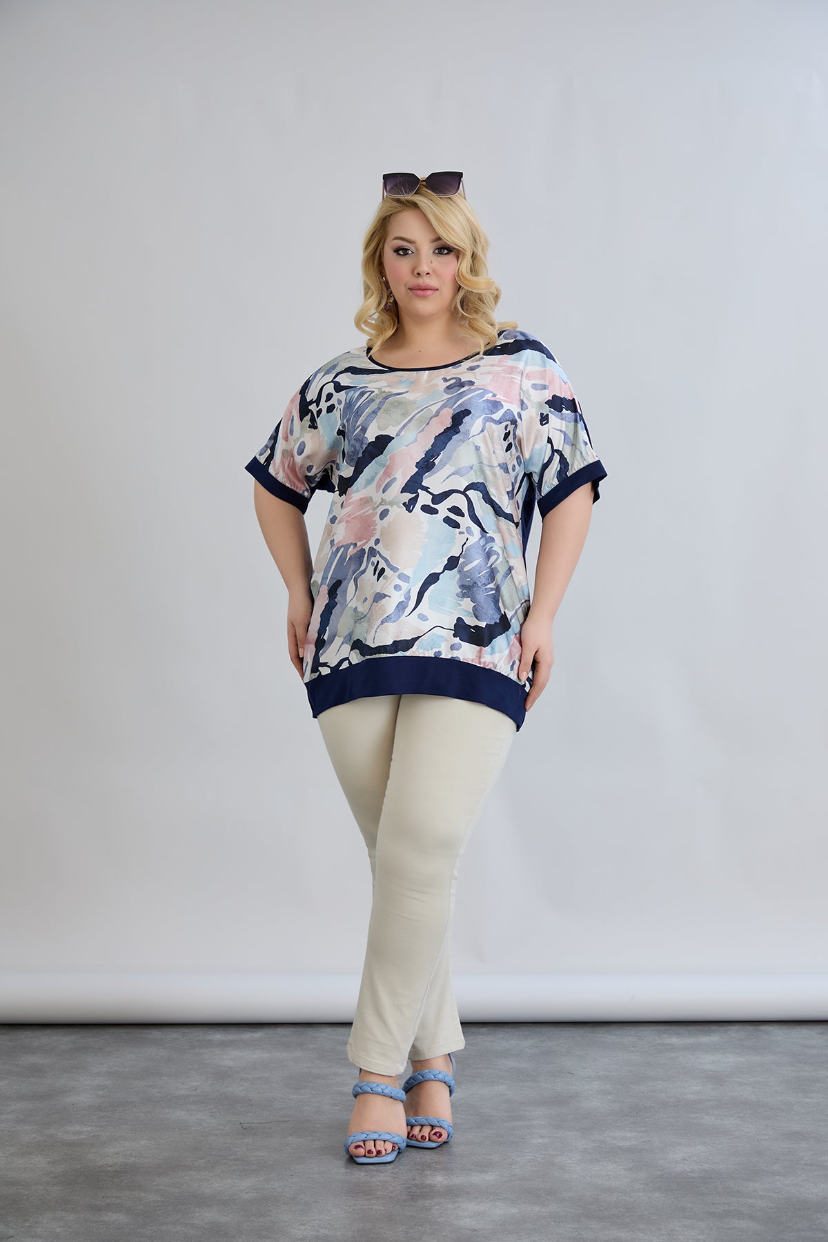 Bluza marime mare imprimata cu spatele din vascoza - albastru pastel