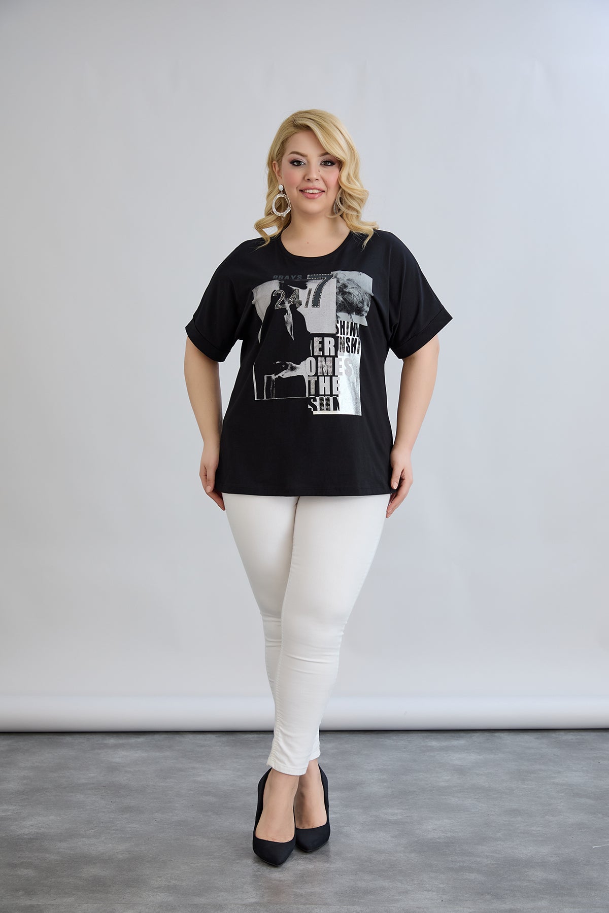 Tricou marime mare din bumbac cu pietricele si imprimeu - negru