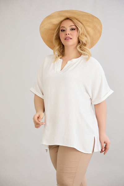 Bluza marime mare cu decolteu in V si pietricele delicate - alb