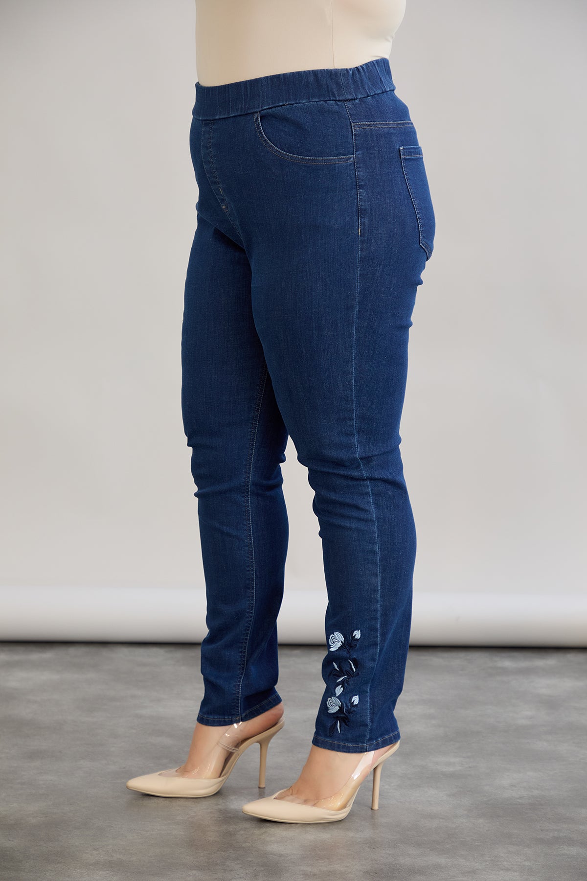 Blugi marime mare elastici de dama cu broderie - albastru