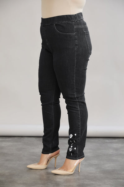 Blugi marime mare elastici de dama cu broderie - negru