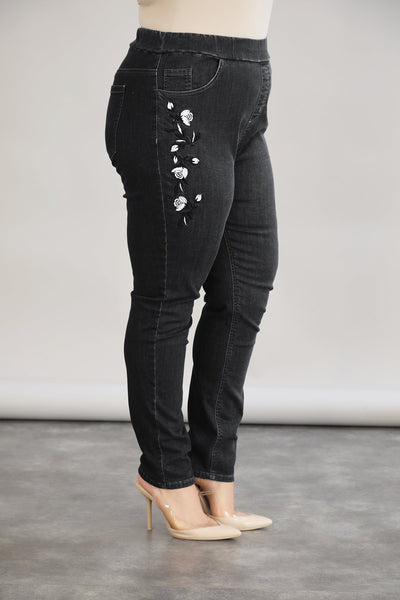 Blugi marime mare elastici de dama cu broderie - negru