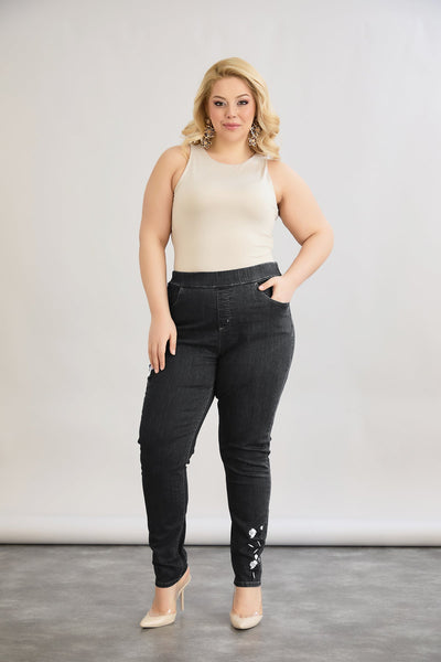 Blugi marime mare elastici de dama cu broderie - negru