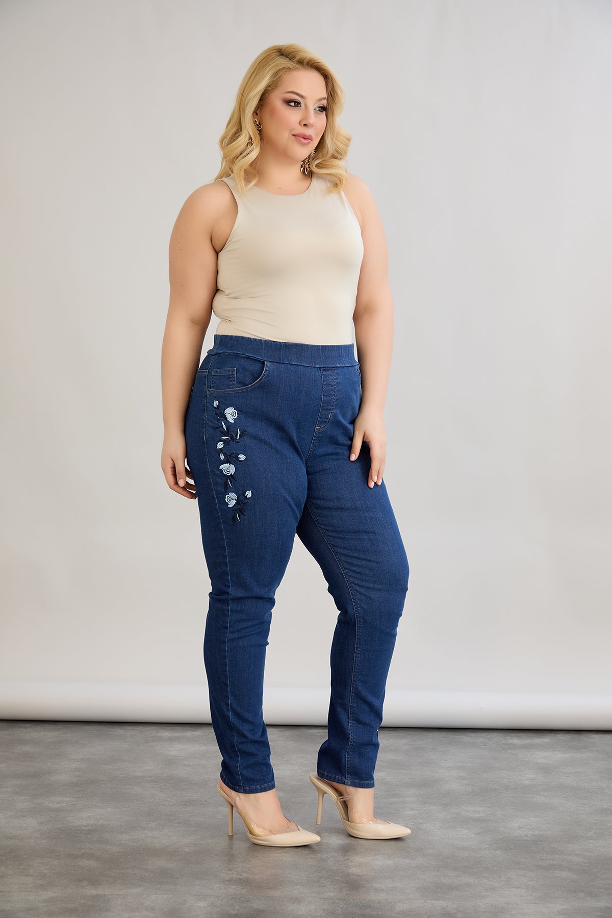 Blugi marime mare elastici de dama cu broderie - albastru