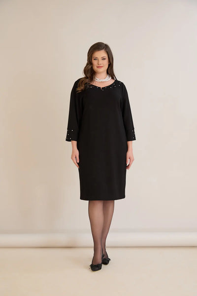Rochie mărime mare cu decorațiune din pietricele și perle