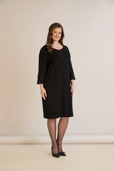 Rochie mărime mare cu decorațiune din pietricele și perle