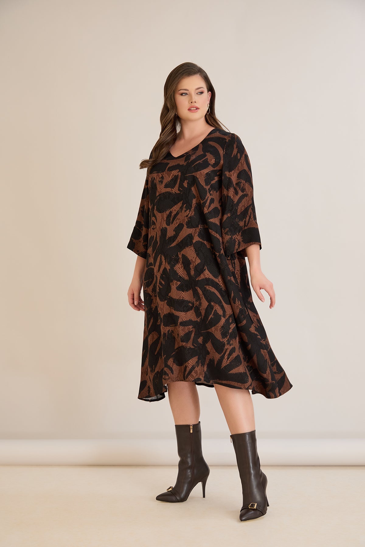 Rochie marime mare croila A din vascoza – mocha