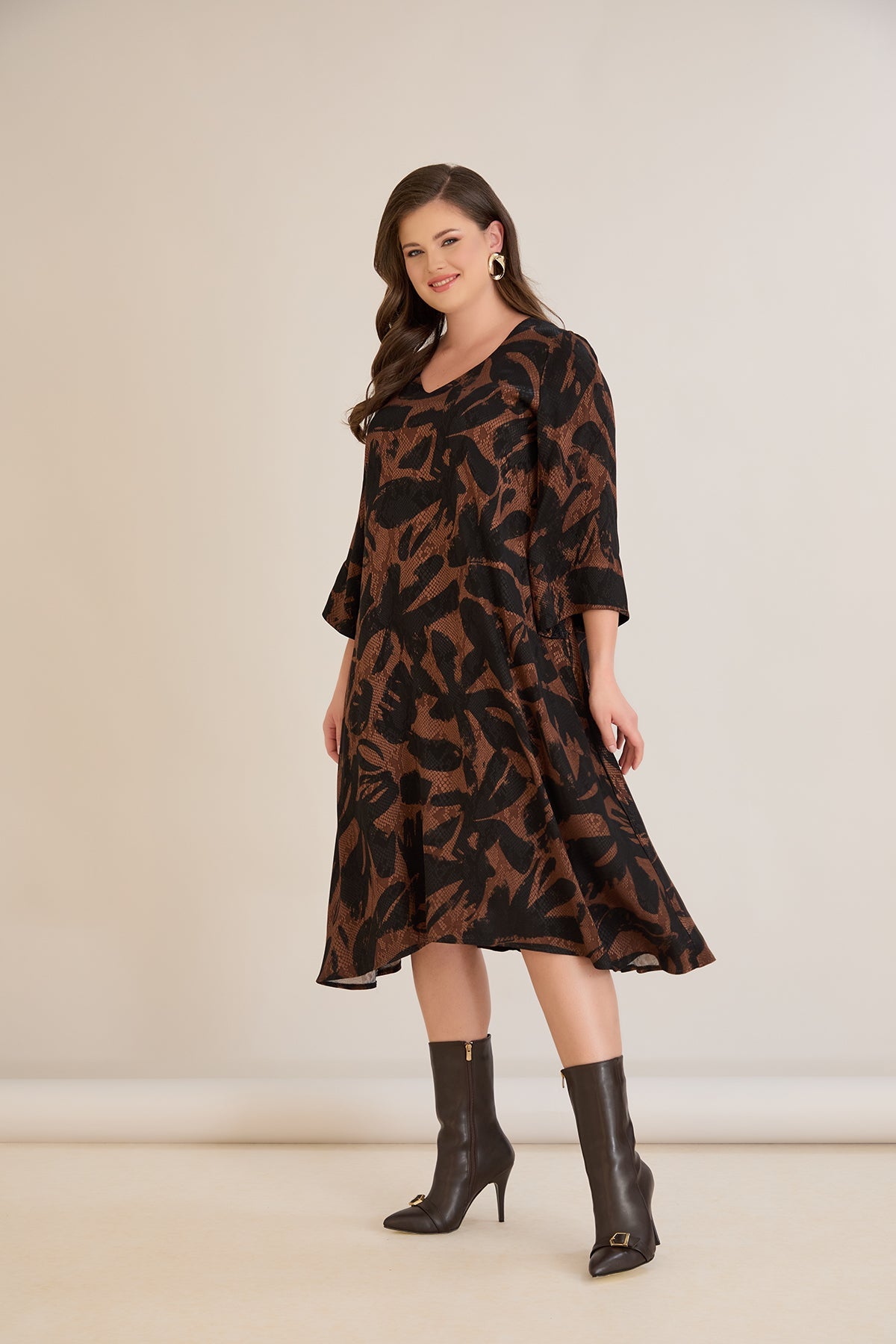 Rochie marime mare croila A din vascoza – mocha
