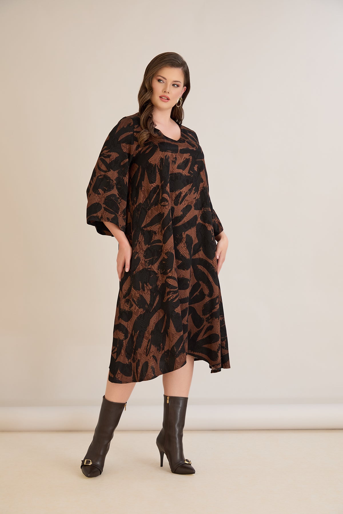 Rochie marime mare croila A din vascoza – mocha