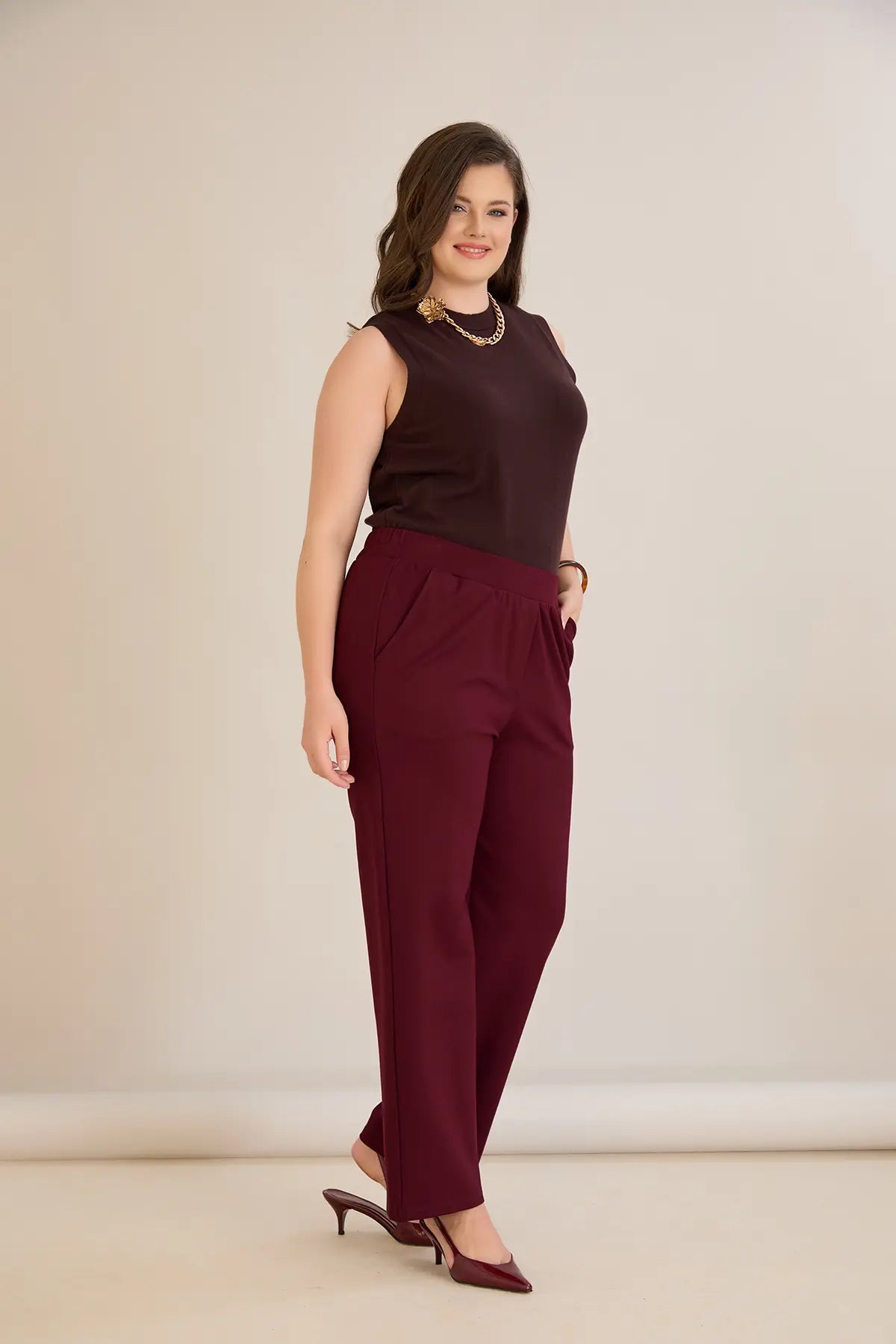Pantalon mărime mare cu talie elastică și croială dreaptă – bordo