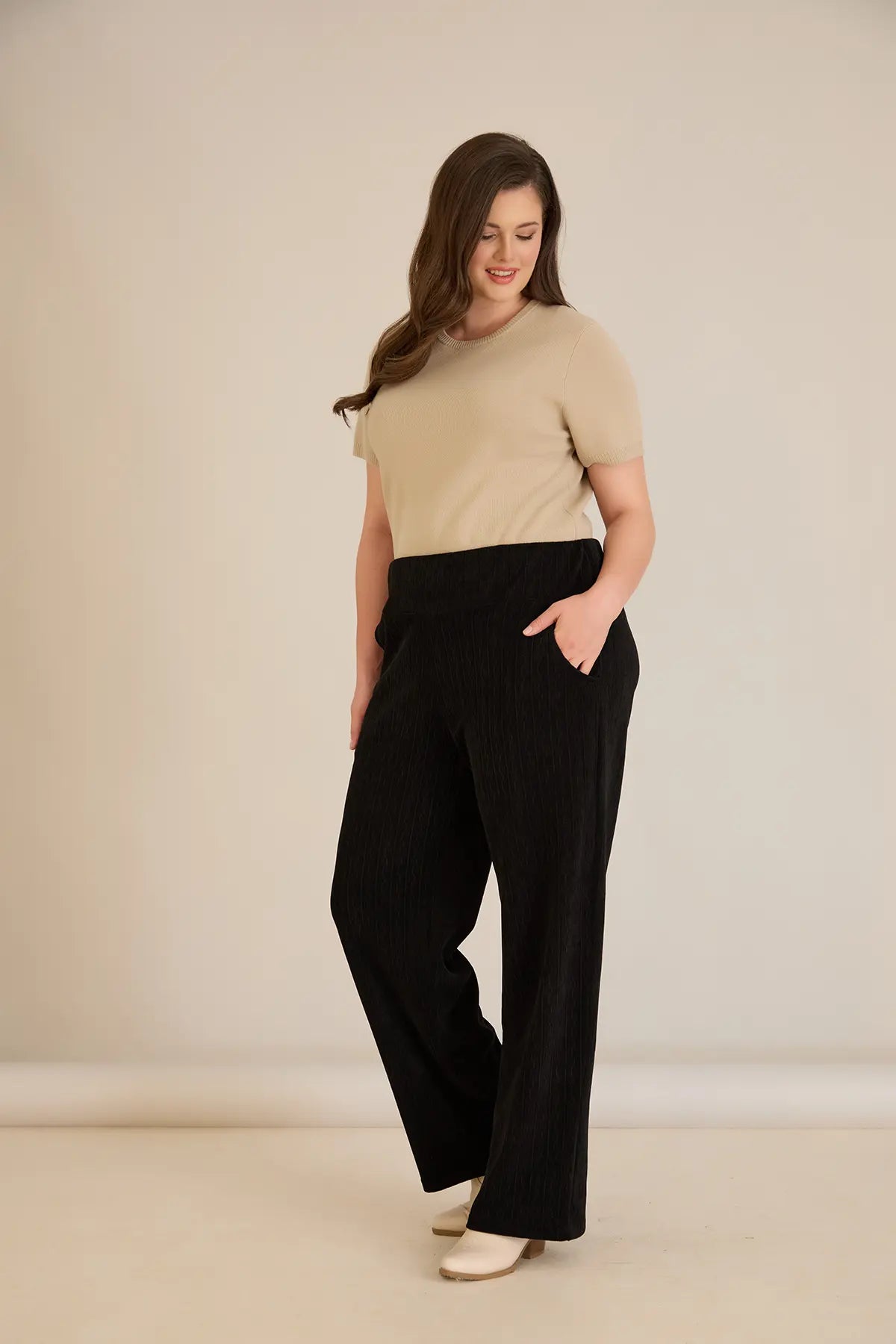 Pantalon larg mărime mare din material texturat