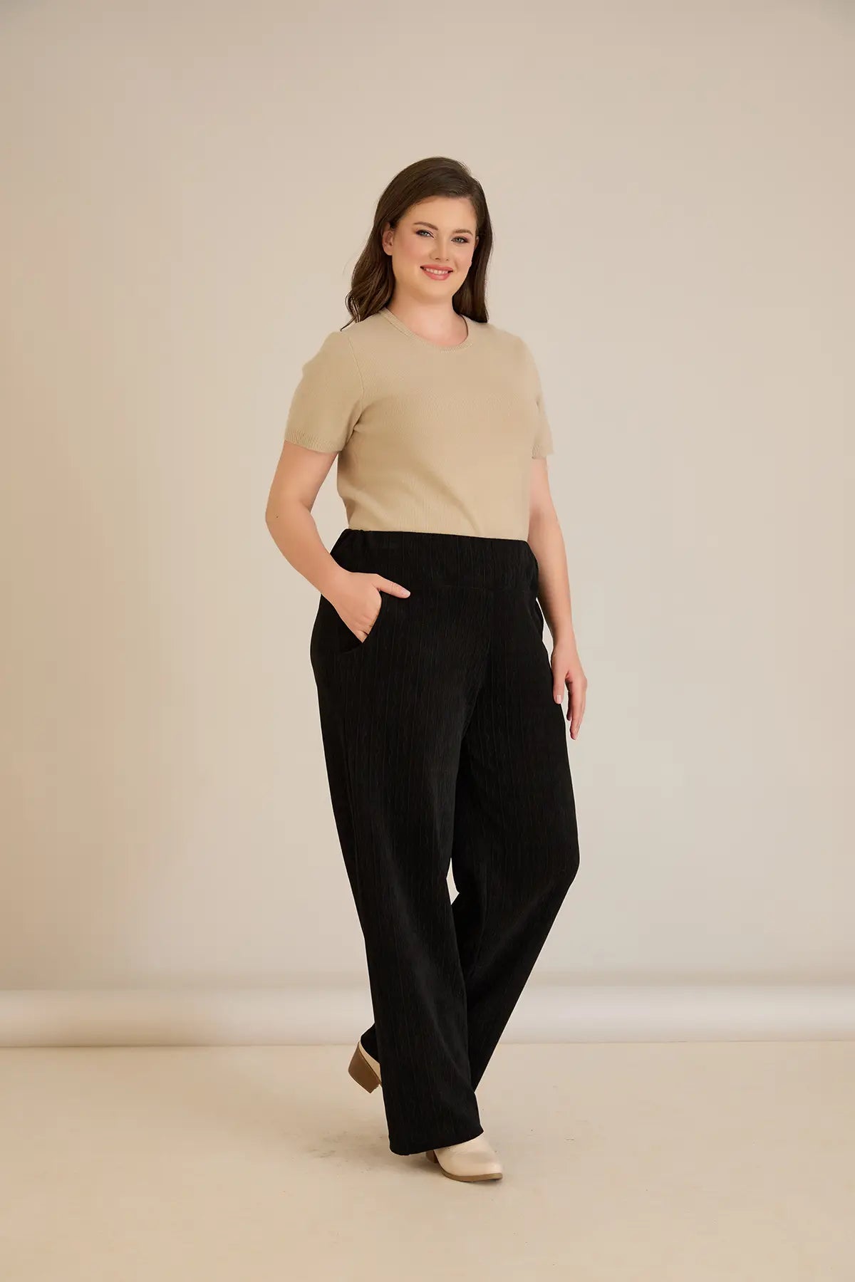 Pantalon larg mărime mare din material texturat