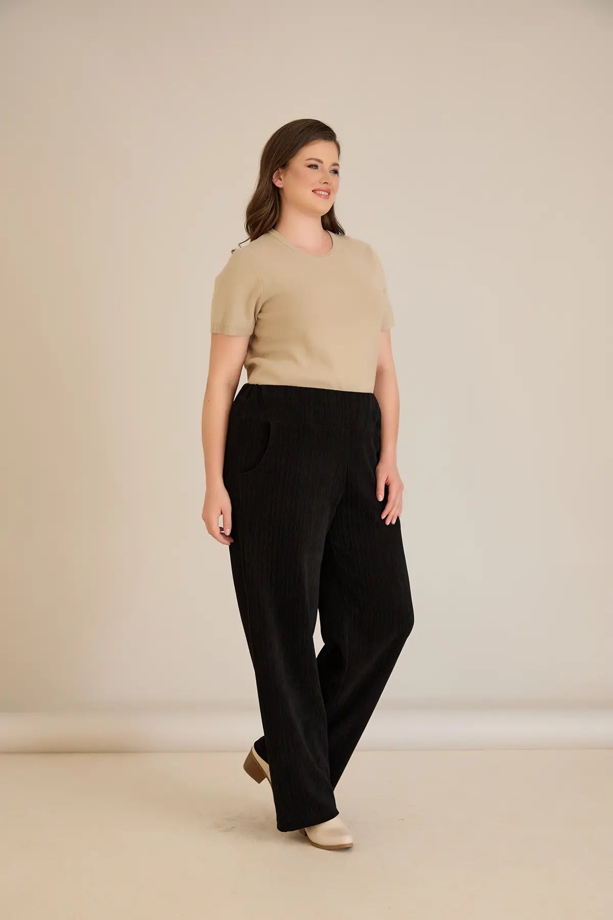 Pantalon larg mărime mare din material texturat