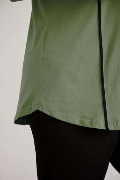 Bluza marime mare din bumbac in linie A cu fitiluri contrastante - verde