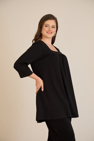 Tunică mărime mare din bumbac cu falduri și decolteu pătrat – negru