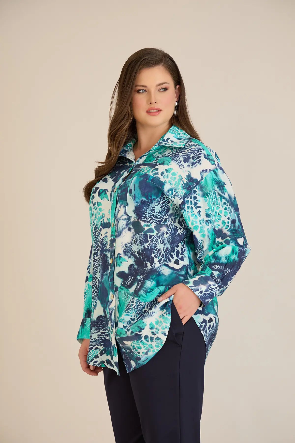 Cămașă elegantă mărime mare din viscoză fină – turcoaz