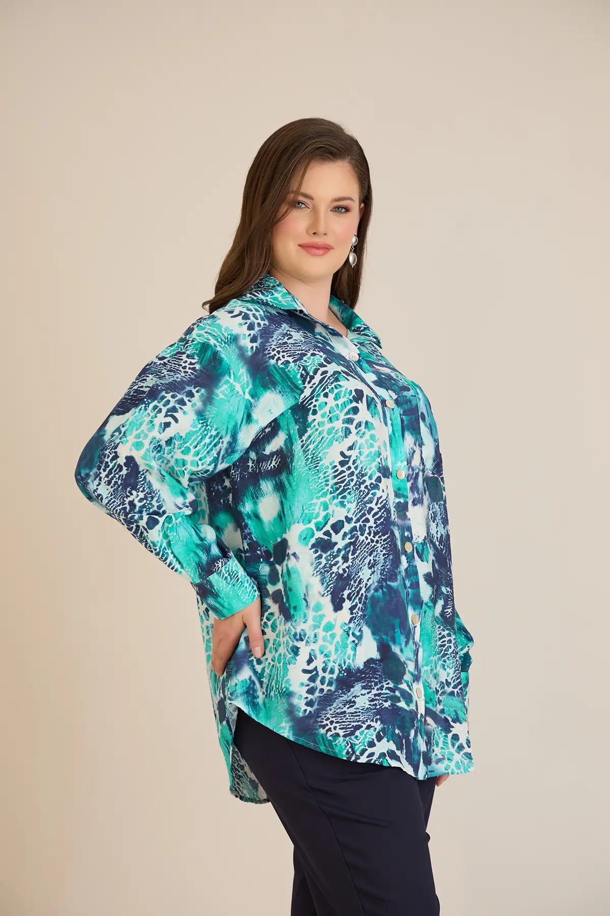 Cămașă elegantă mărime mare din viscoză fină – turcoaz