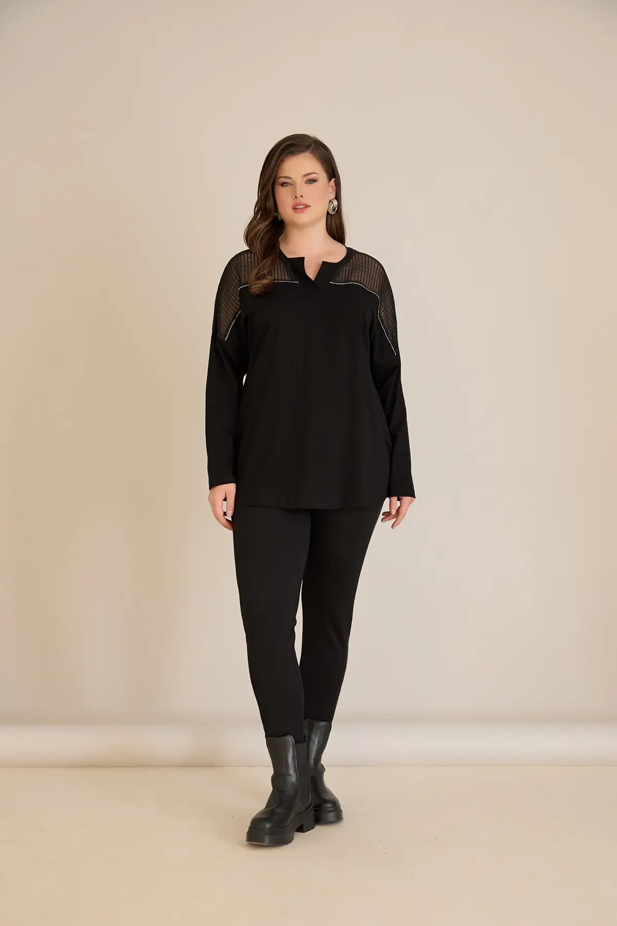 Bluza marime mare din bumbac cu decolteu in V si plasa la umeri