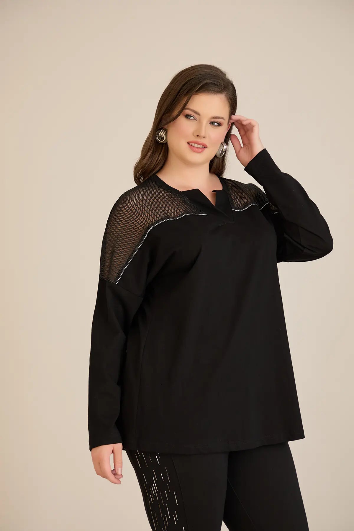 Bluza marime mare din bumbac cu decolteu in V si plasa la umeri
