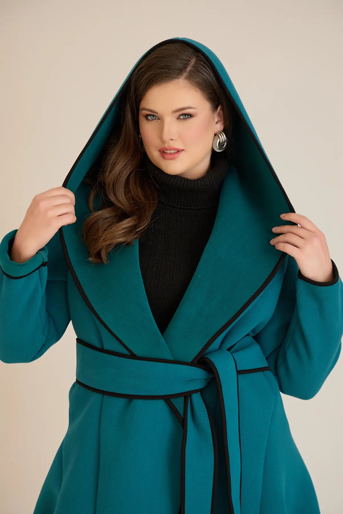 Palton mărime mare de toamnă cu glugă din material ușor