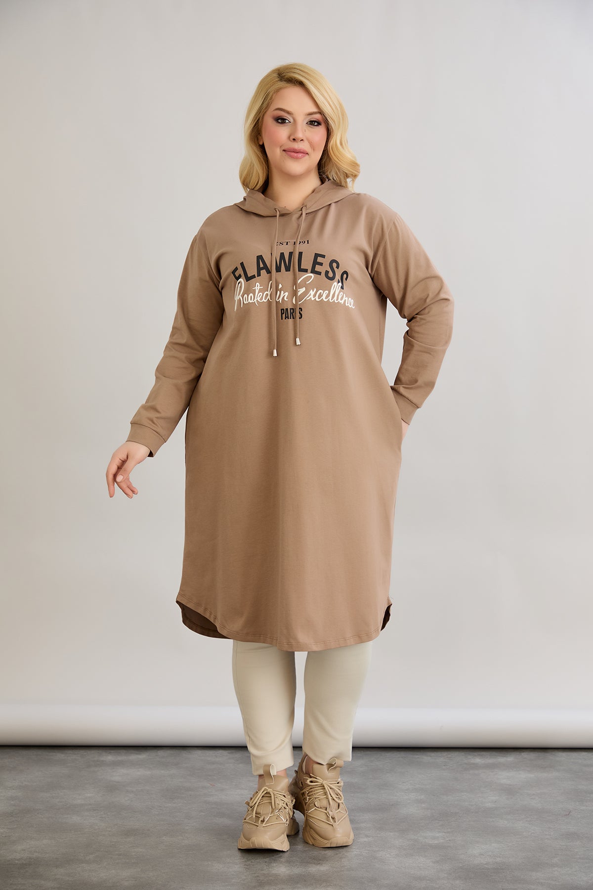 Rochie-tunica marime mare din bumbac cu inscriptie Paris - moka