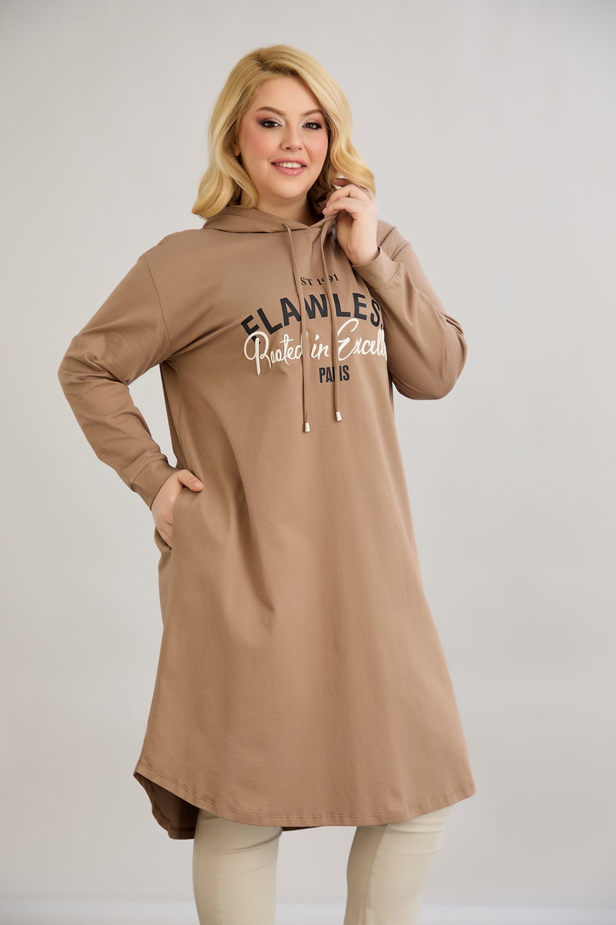 Rochie-tunica marime mare din bumbac cu inscriptie Paris - moka