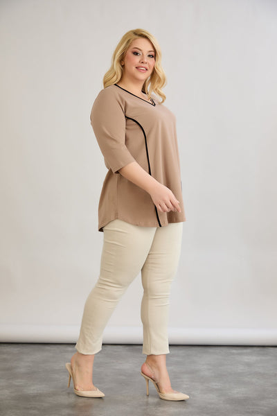 Bluza marime mare din bumbac in linie A cu fitiluri contrastante - bej