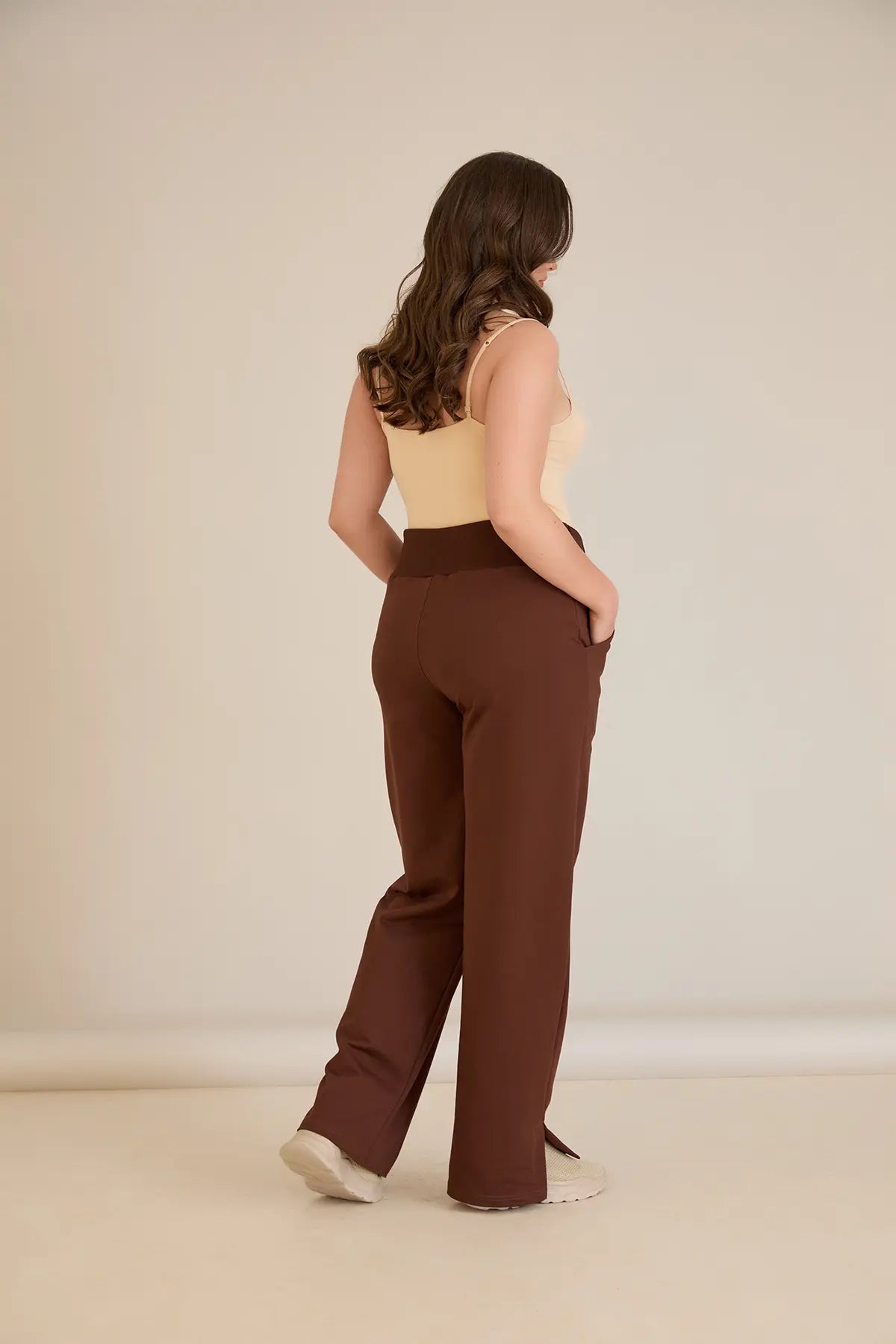 Pantalon larg marime mare cu despicaturi laterale - cafea