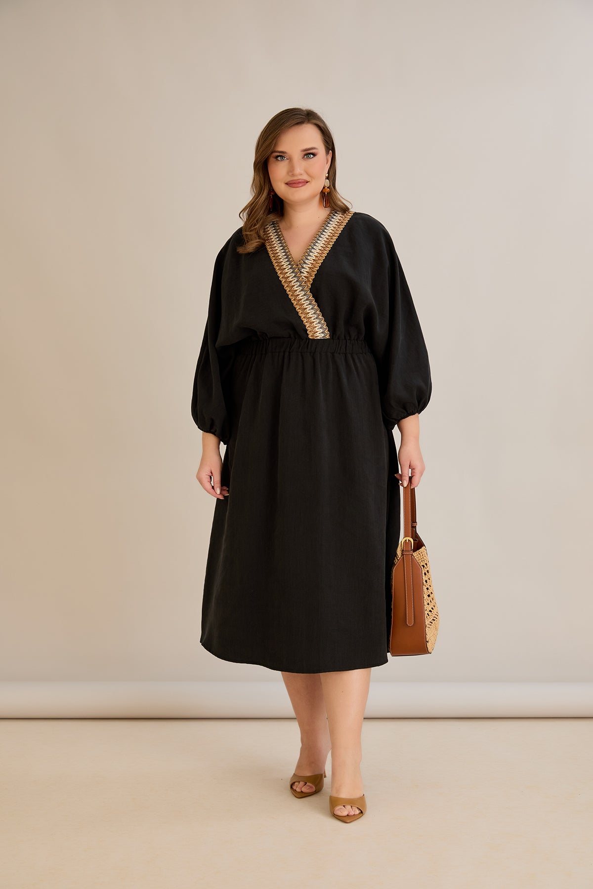 Rochie marime mare din tencel cu decor pe decolteu - negru - 10964
