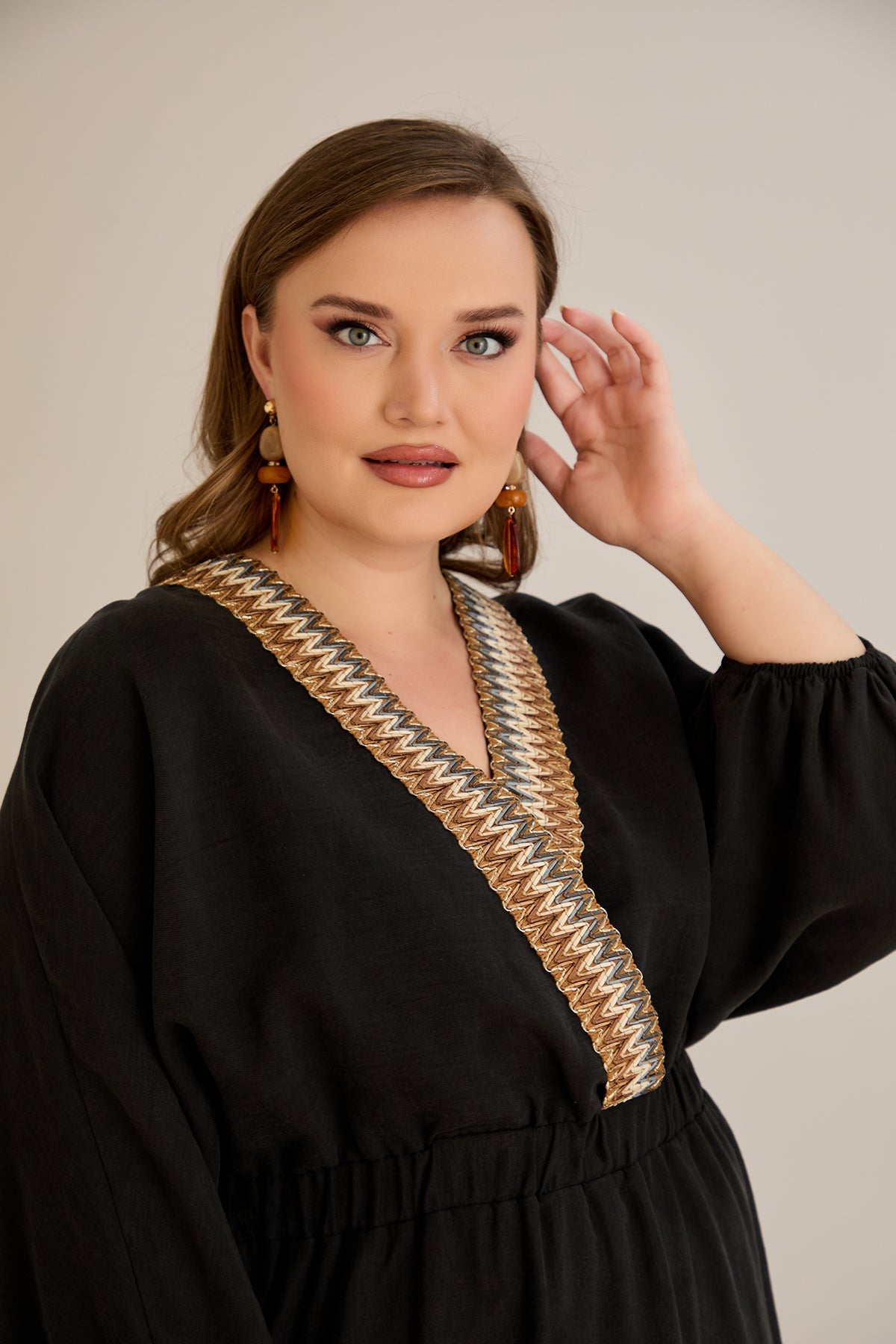 Rochie marime mare din tencel cu decor pe decolteu - negru - 10964
