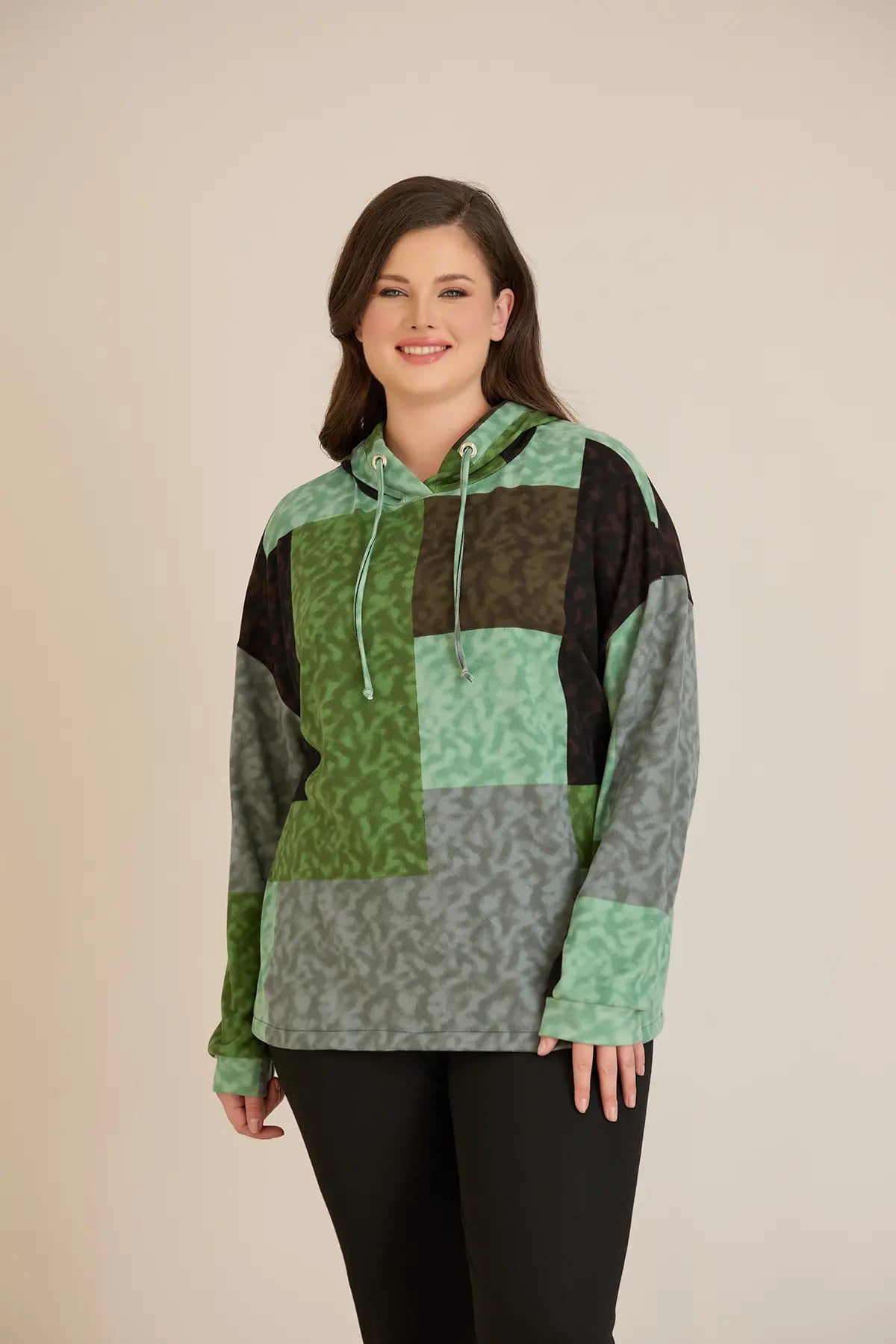 Bluza marime mare cu gluga si snururi - verde