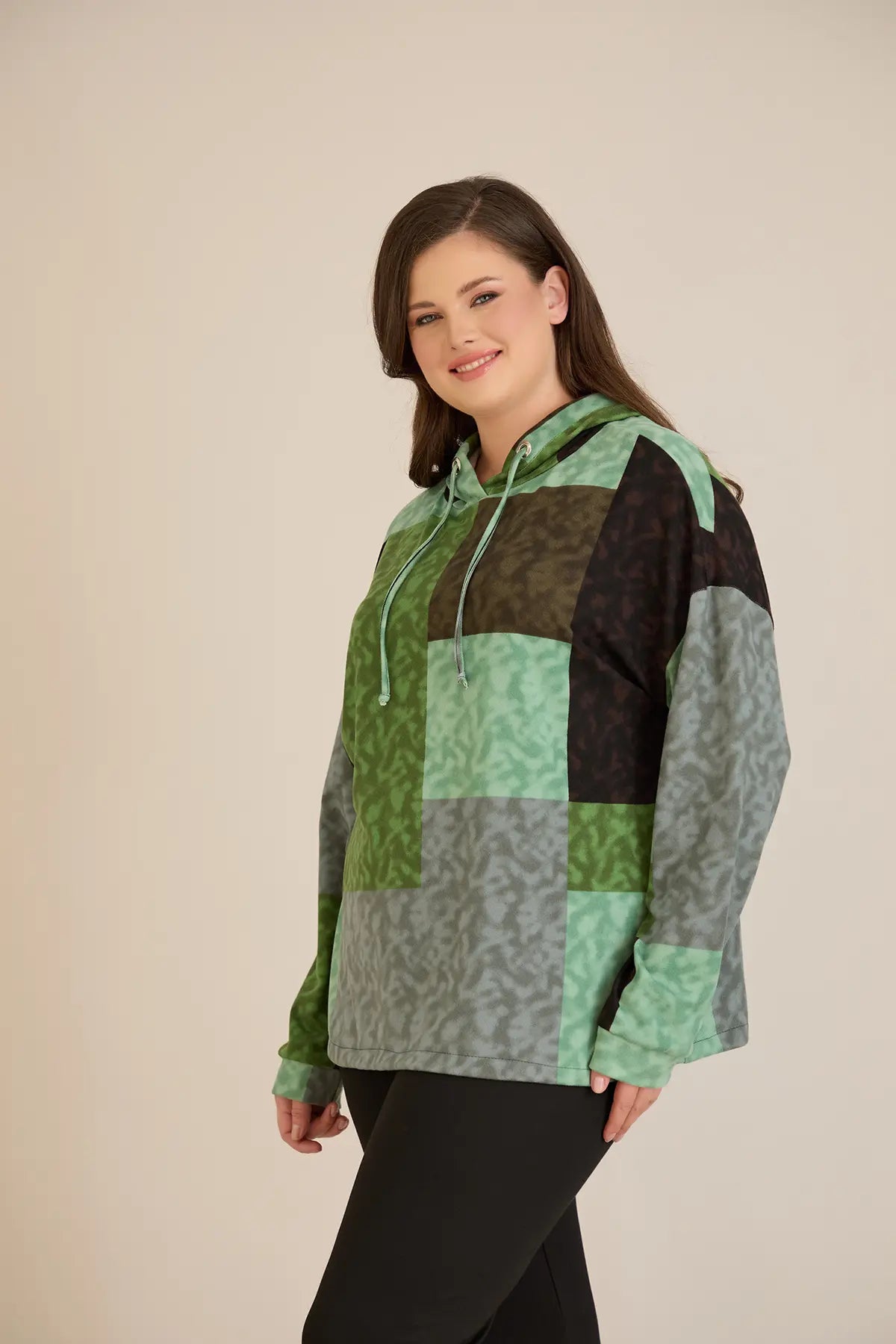 Bluza marime mare cu gluga si snururi - verde